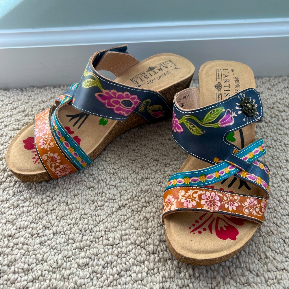 Leather platform sandals